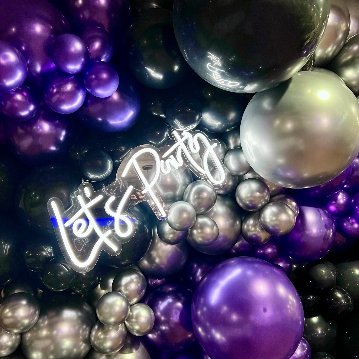 "Let's Party" Neon Sign Rental (24hrs)